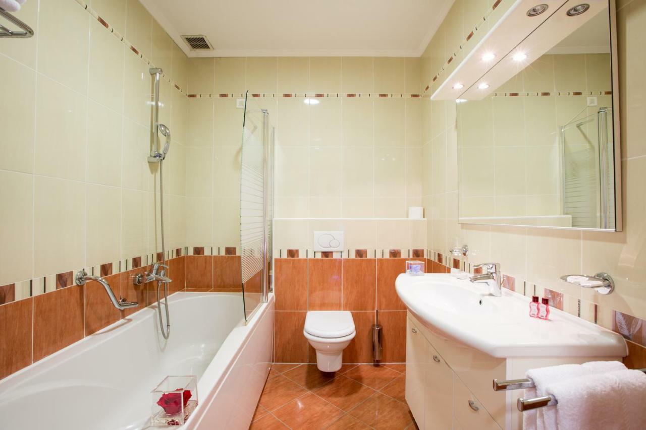 Galeb Hotel 3*